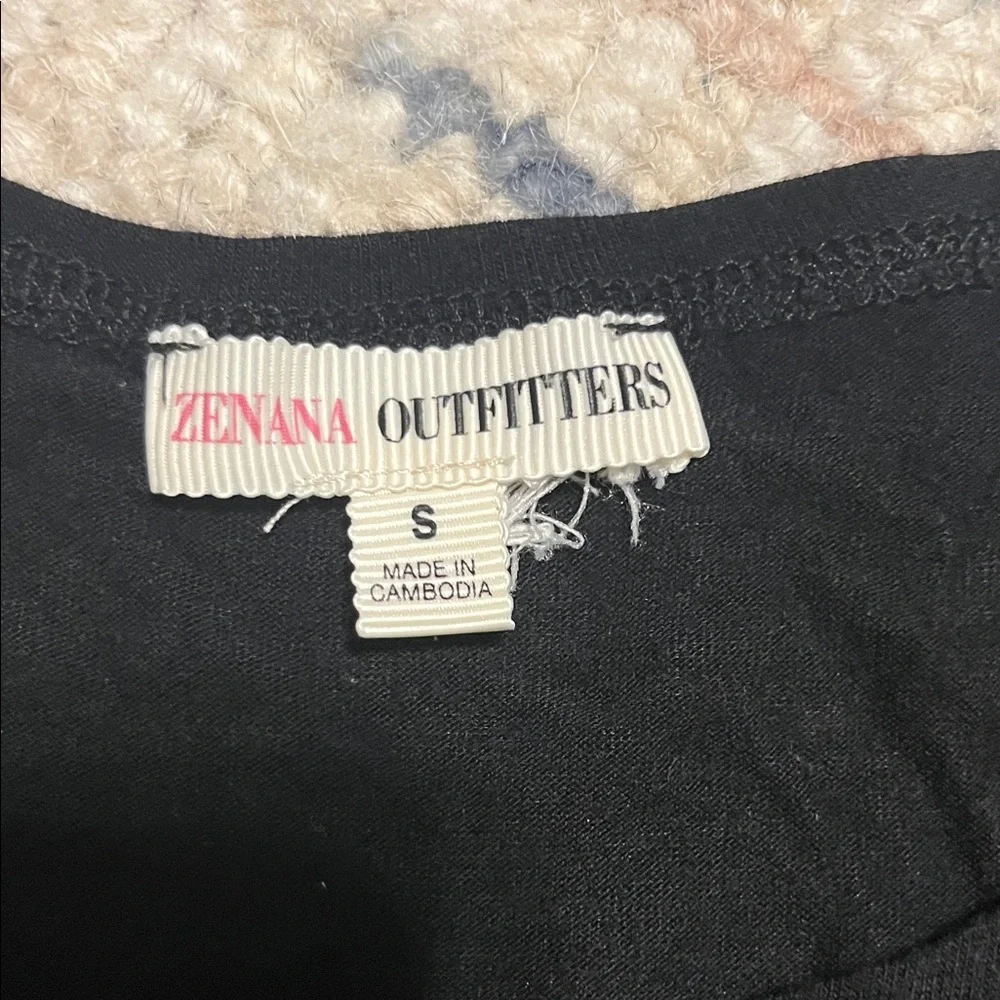 Zenana Outfitters Black Short Sleeve Top - Picture 2 of 4